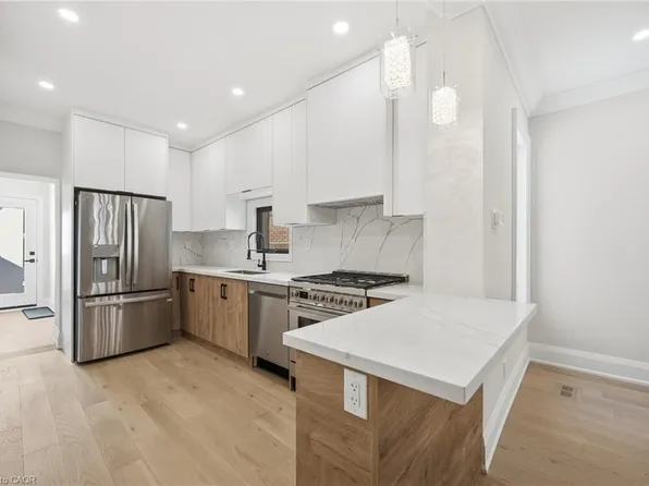 241 Maria St, Toronto, ON M6P 1W6