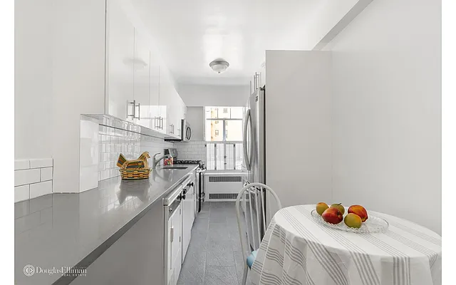 Sold by Douglas Elliman | media 17