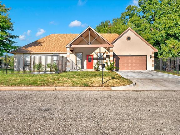 2nd image of 601 SW 30th St