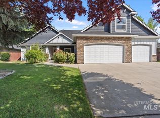 2032 W Marten Creek Dr, Meridian, ID 83646