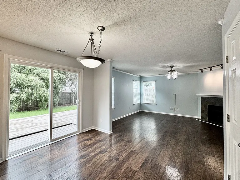 1733 Bernstein Dr — Photo 16