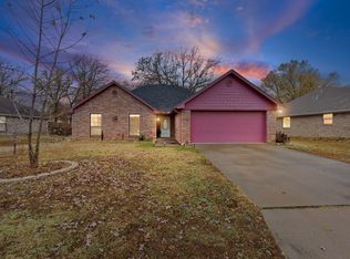 190 44th St SW, Paris, TX 75460