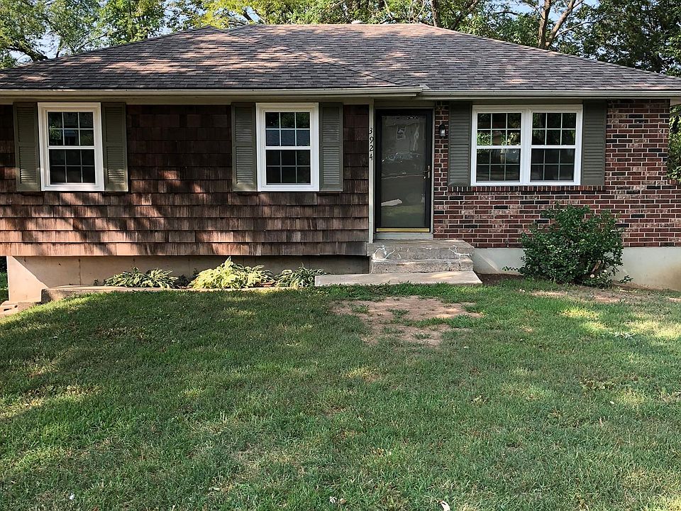 2nd image of 3924 S Harbaugh Dr