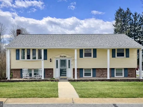 38 Covington Dr, Shrewsbury, PA 17361