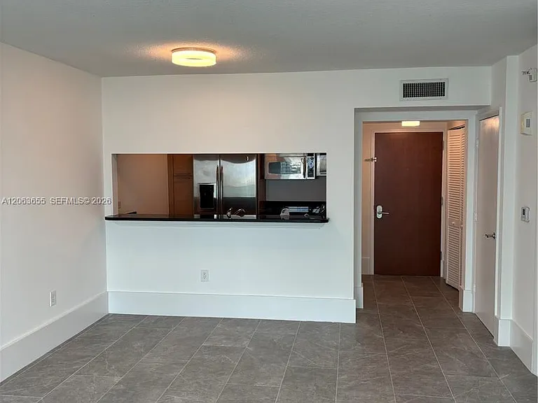31 SE 5th St #2103 — Photo 7