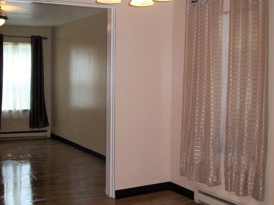 Dining room into Living room