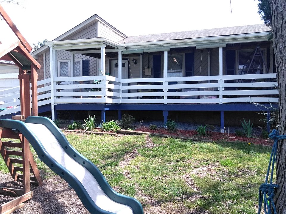 1st image of 402 Wilkinson Ln