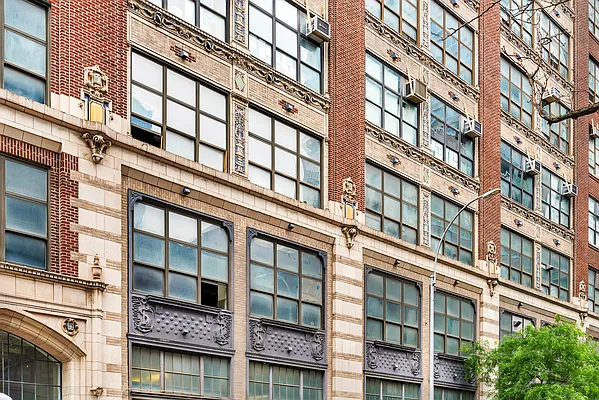 Sold by Bond New York | media 17