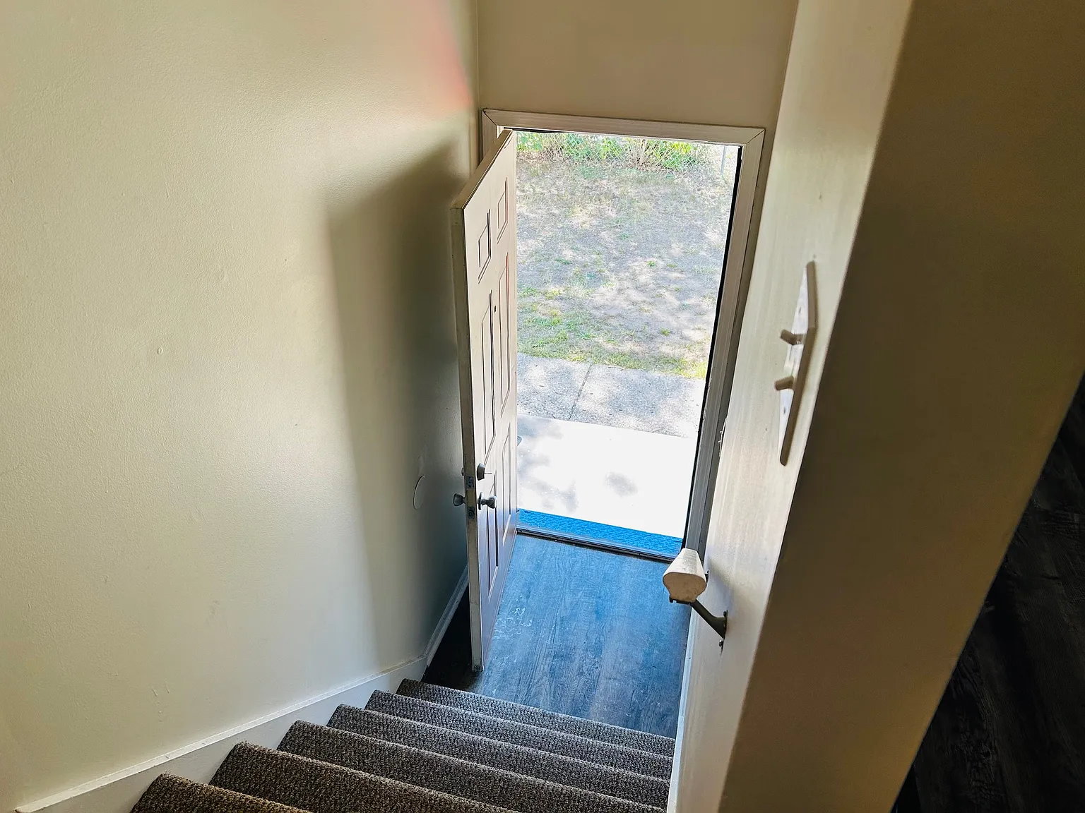 2944 Vineland Ave SE — Photo 2