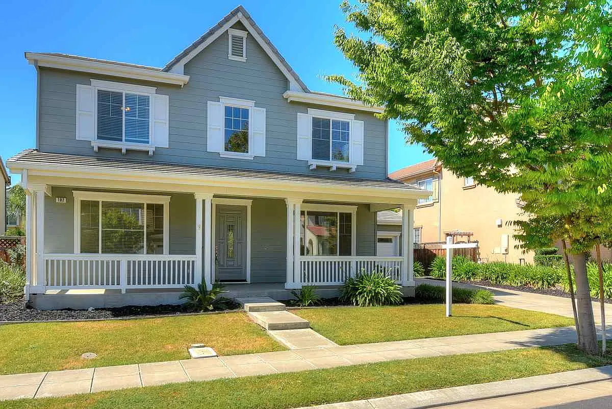 102 Brett Ave photo 1