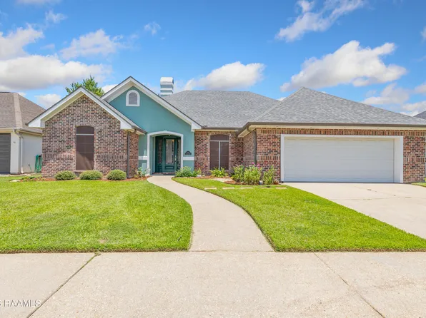 302 Caravan Dr, Lafayette, LA 70506