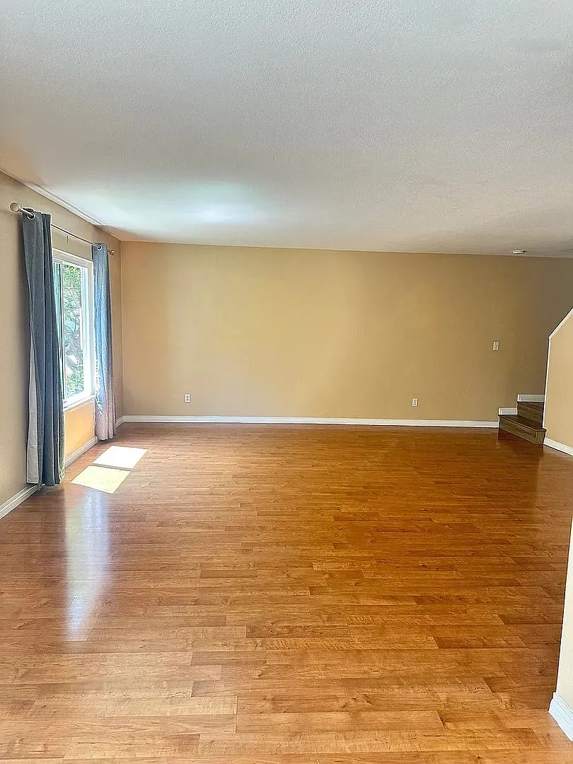 3BR 1.5BA 2-storey Townhome in Penasquitos! — Photo 2
