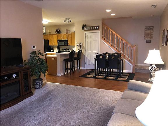 3rd image of 9355 Villa Woods Dr APT B