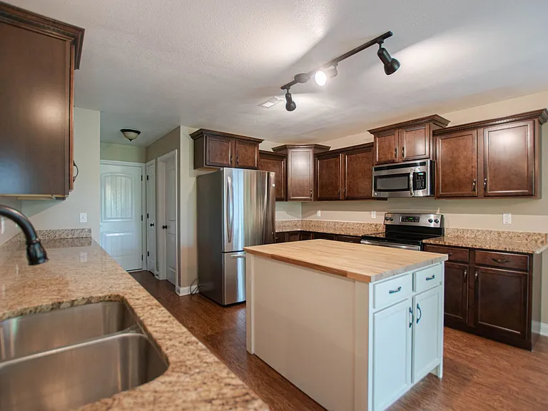 2228 Killington Dr — Photo 8