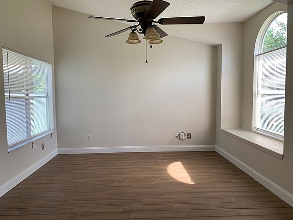 4th image of 9981 Triple Crown Cir