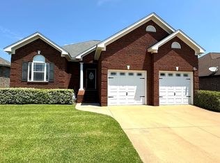 104 Inalaura Ct, Dothan, AL 36301