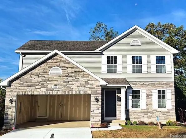 2099 Stillwater Dr, Davison, MI 48423