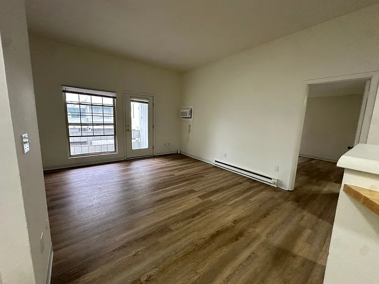 University Park Apartments near Cornell University — Photo 564
