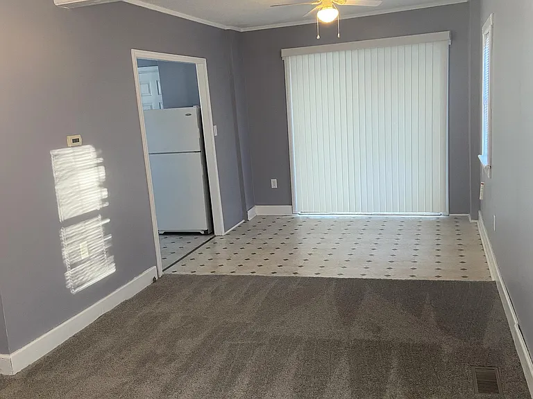 210 W Palmer Ave — Photo 3