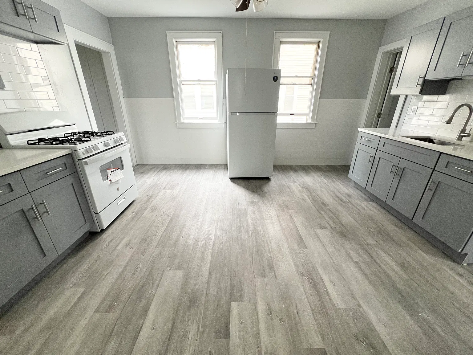 102 Hansen Ave — Photo 1