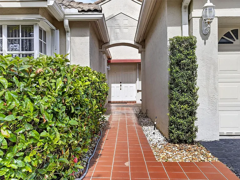 1520 Seabay Rd — Photo 16