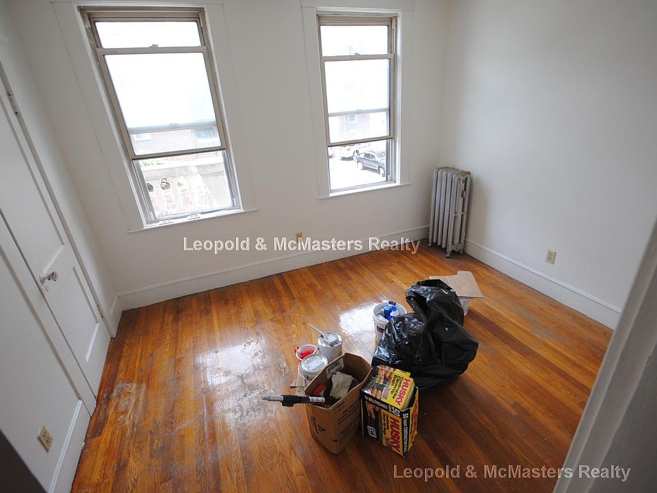 2nd image of 15 Scottfield Rd APT 6C