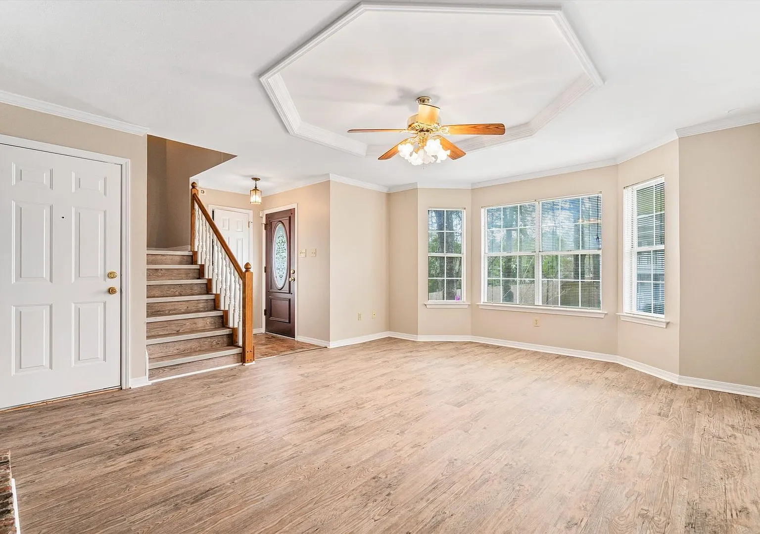 Willowbrook Townhomes -Close To Usa — Photo 2