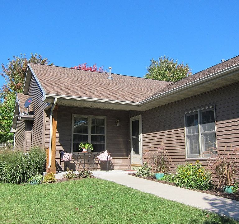 1st image of 726 Cattail Ct