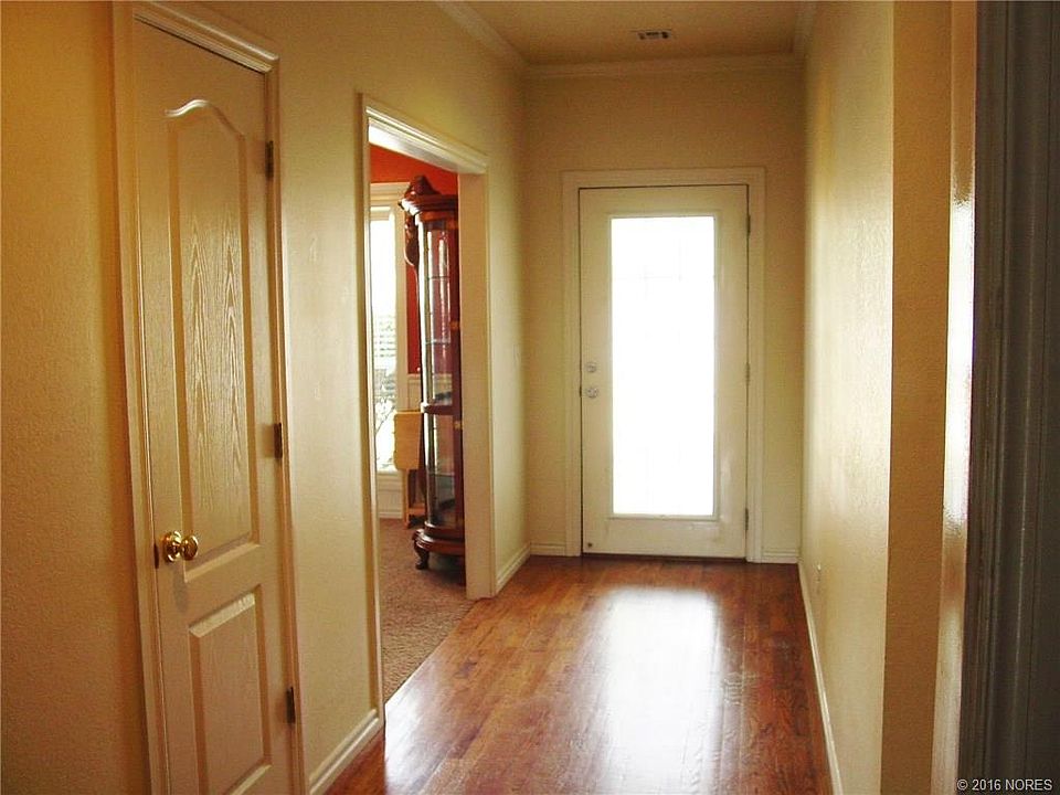 2nd image of 13402 E 89th Pl N