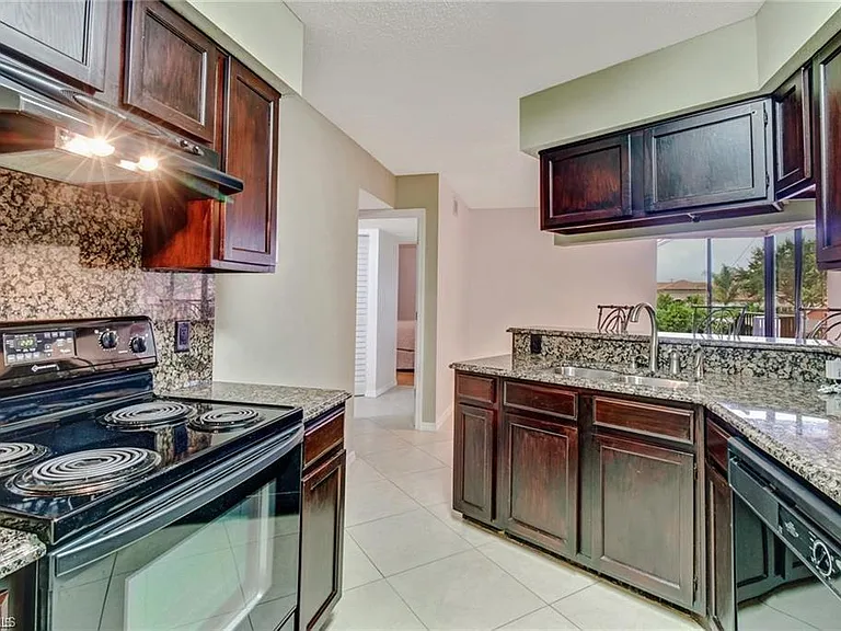 124 Cypress Way E #E5 — Photo 4