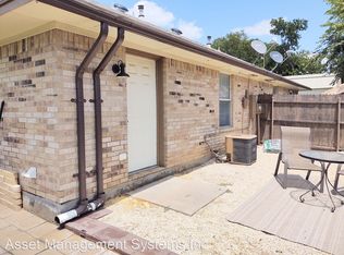 805 N Washington St, Pilot Point, TX 76258