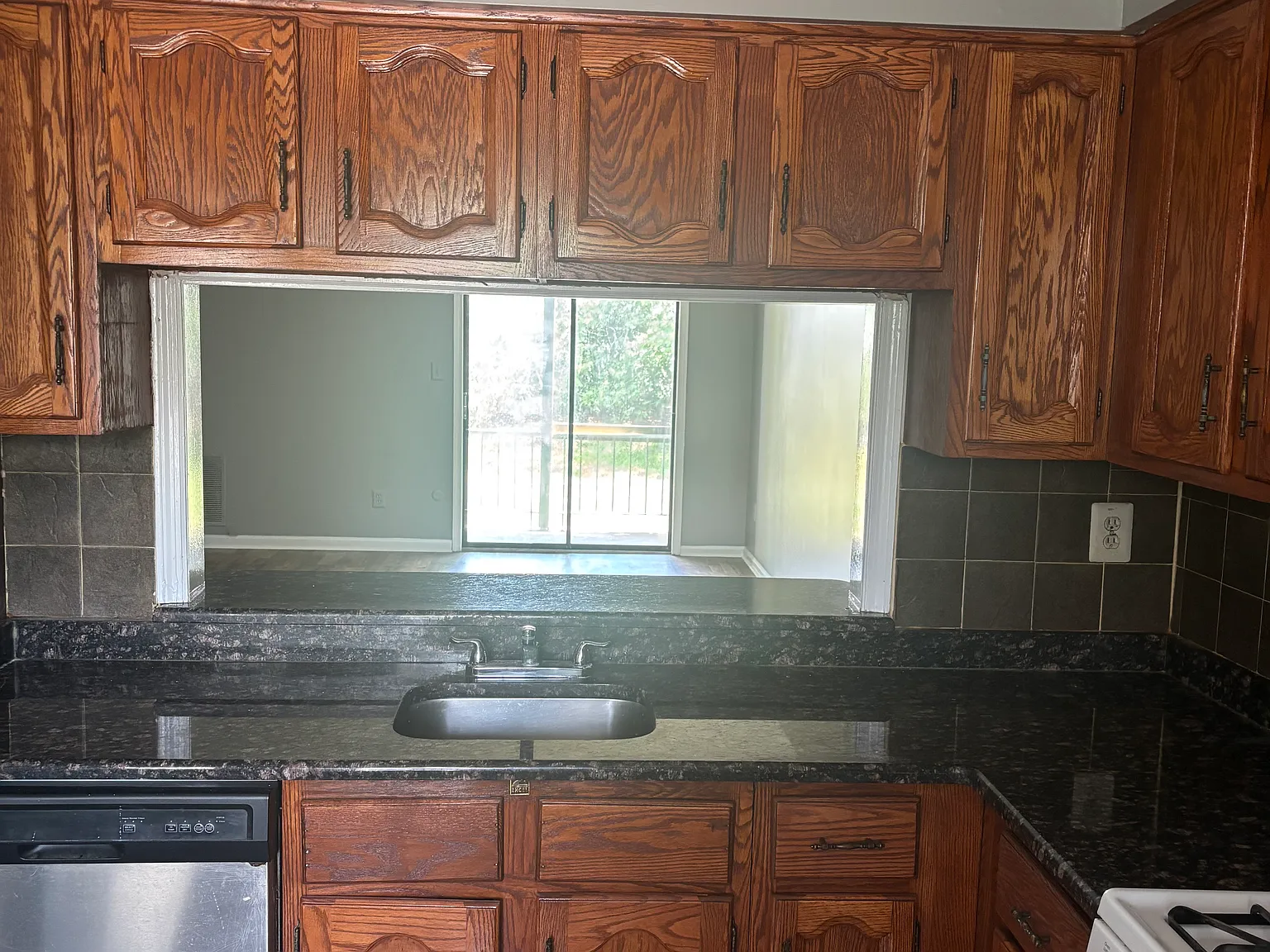 Woodbridge Commons Way, Iselin — Photo 2