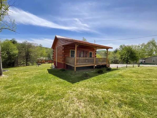 3429 Chantilly Dr, Fancy Gap, VA 24328