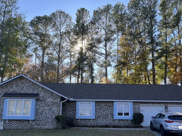 305 Foxhound Ct, Goose Creek, SC 29445