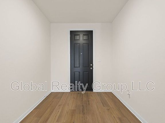 5th image of 413 Possumhaw Ln