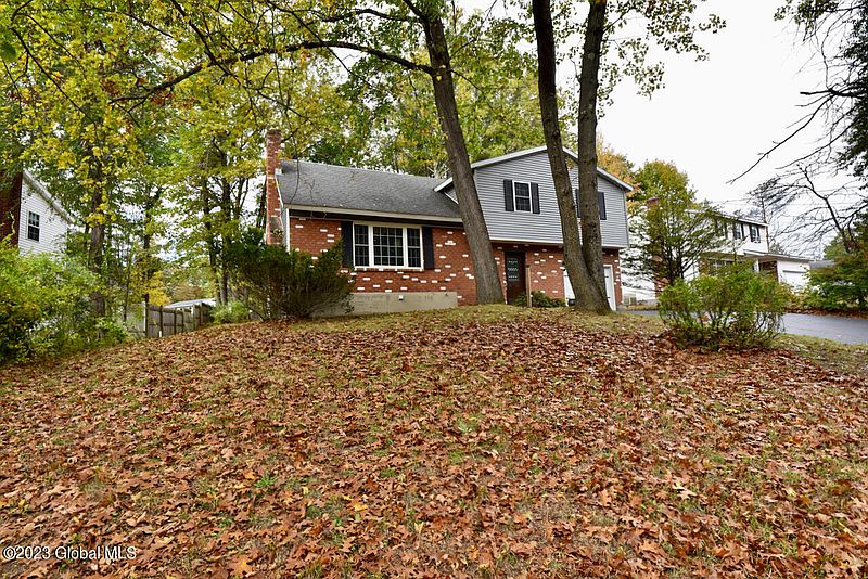 2nd image of 105 Hathorn Boulevard
