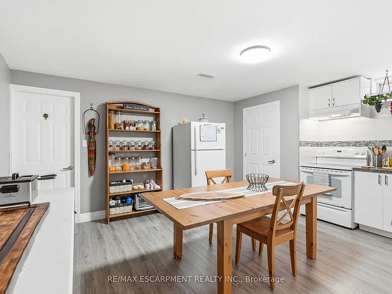 303 Caledon Ave #LOWER — Photo 14
