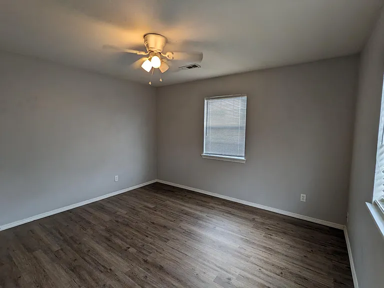 417 W Pulaski St — Photo 4