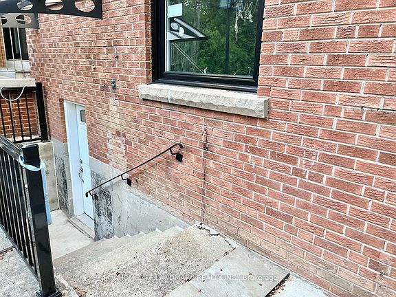 3rd image of 159 Cocksfield Ave