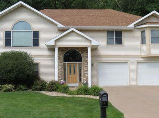 837 Olympic Dr, Onalaska, WI 54650