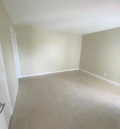 3rd image of 3040 NE 16th Ave APT 313