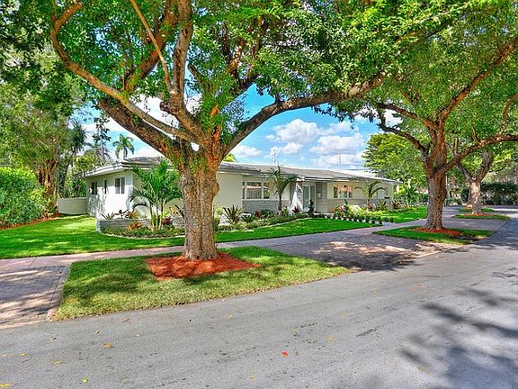 4th image of 5300 Orduna Dr