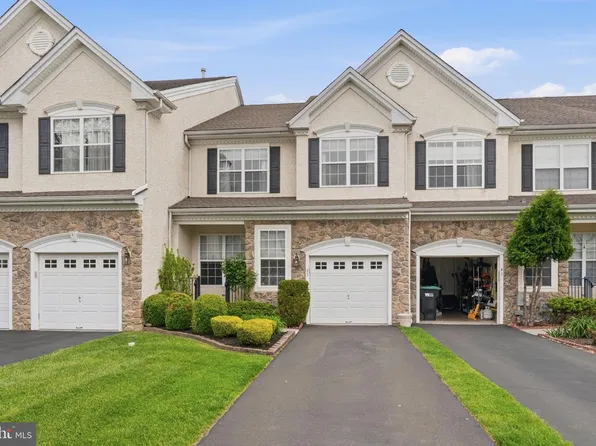 43 Brecknock Ct, Newtown, PA 18940