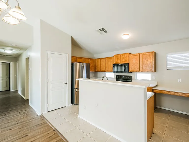 11457 W Rio Vista Ln — Photo 7