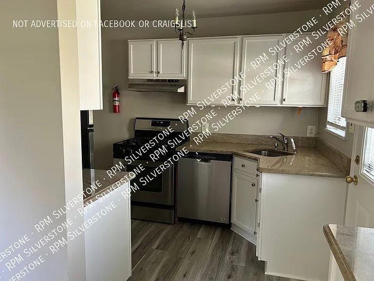 3282 Coolidge Hwy — Photo 4