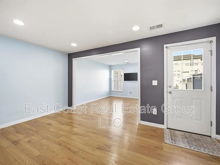 1247 Mare St — Photo 14