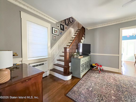 5th image of 55 Perry Ave