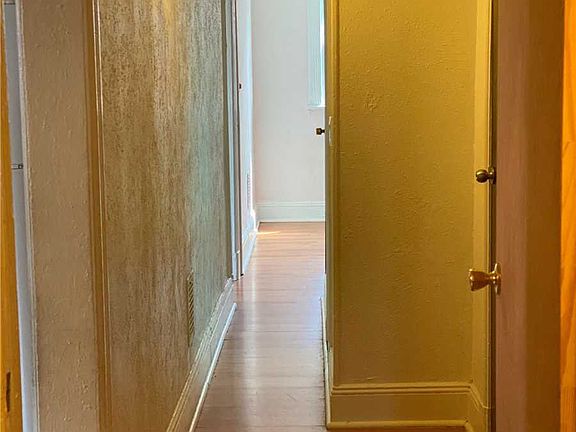 3rd image of 8551 102nd St
