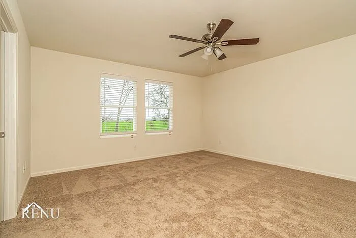 551 London Dr — Photo 10