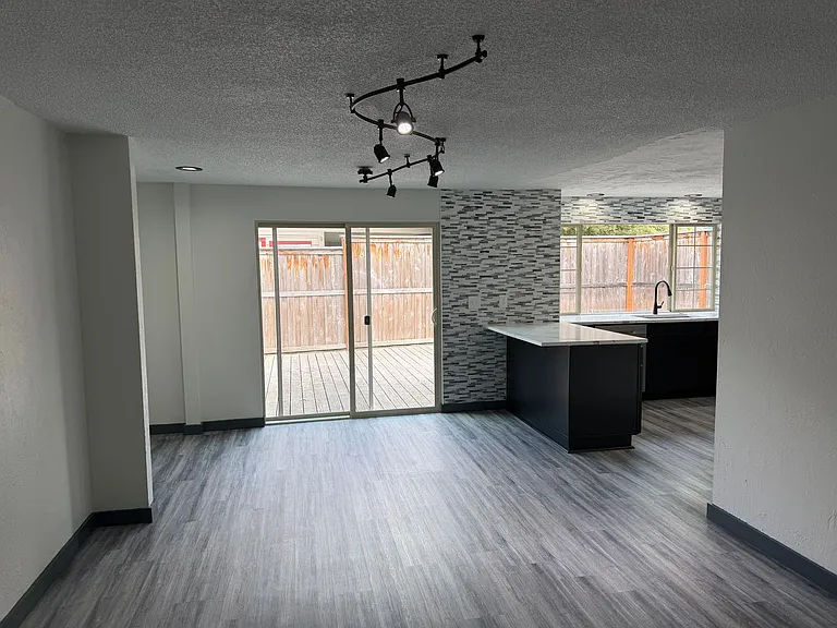 3769 Kevington Ave — Photo 10